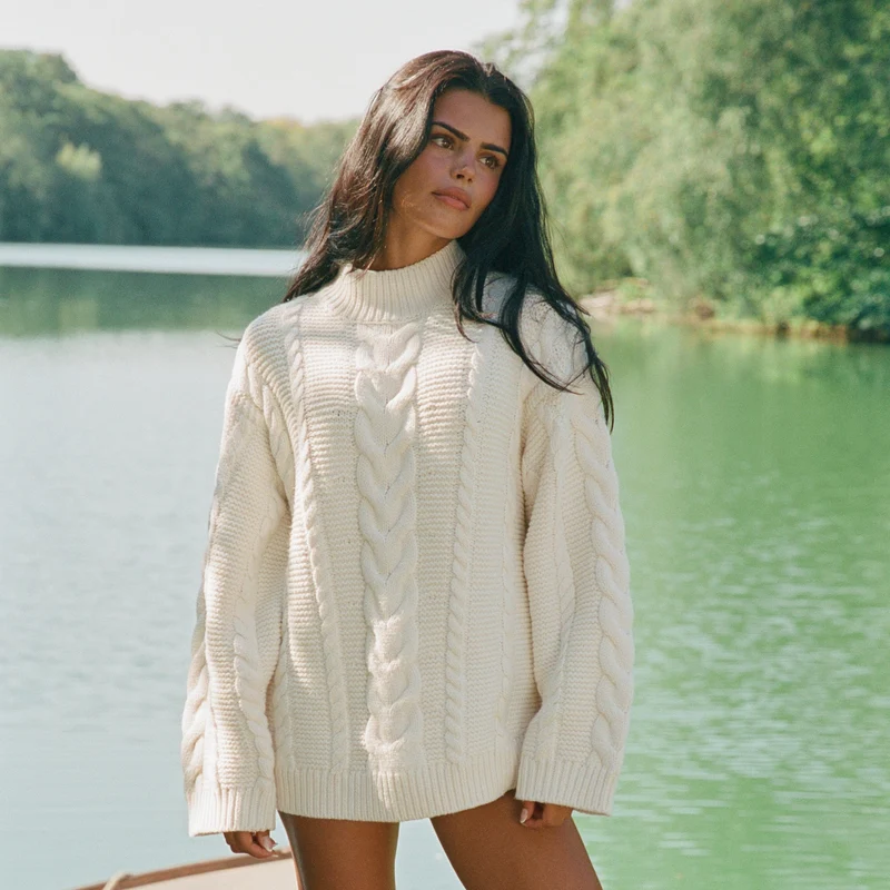 Oversized jumper met kabelsteek - Crème