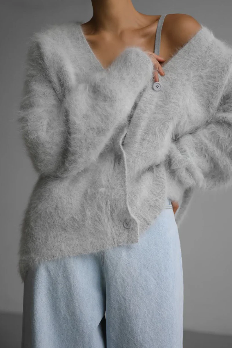 Fluffy Oversized Cardigan | Soft Knit | Cozy & Stylish
